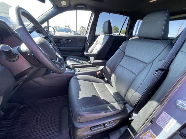 Photo of 2023 Sonic Gray Pearl Honda Passport