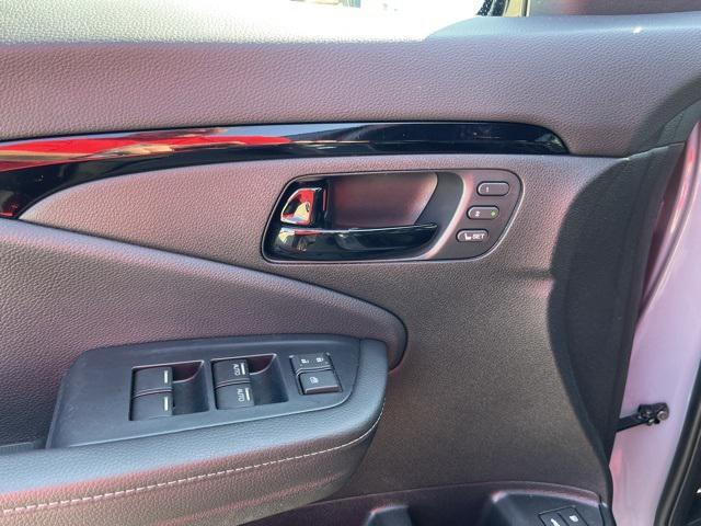 Photo of 2023 Sonic Gray Pearl Honda Passport