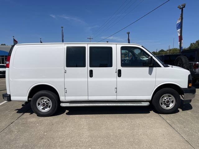 Photo of 2024 Summit White GMC Savana 2500