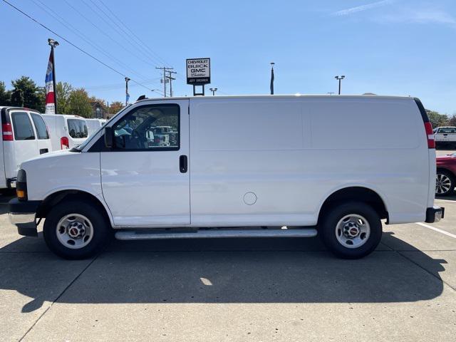 Photo of 2024 Summit White GMC Savana 2500