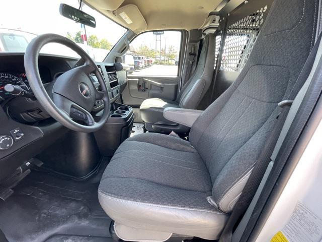Photo of 2024 Summit White GMC Savana 2500