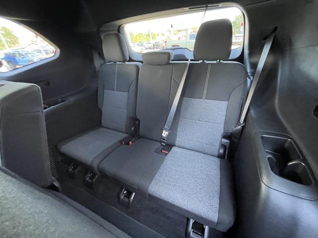 Photo of 2025 Crystal Metallic GMC Acadia