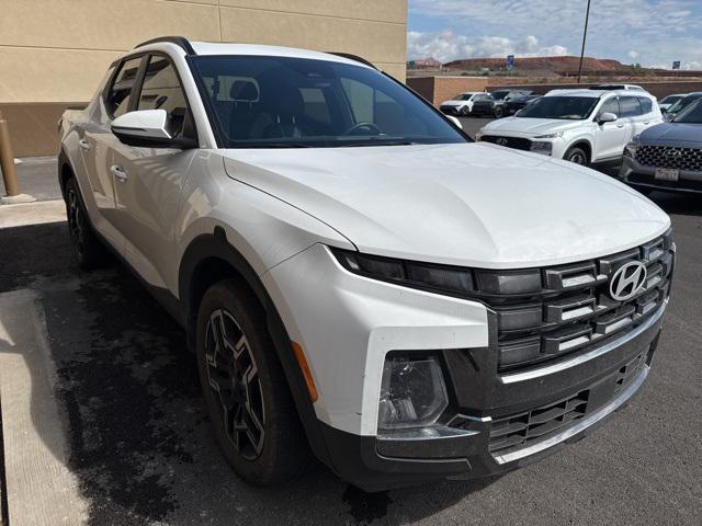 Photo of 2025 Atlas White Hyundai SANTA CRUZ