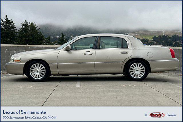 2004 Lincoln Town Car