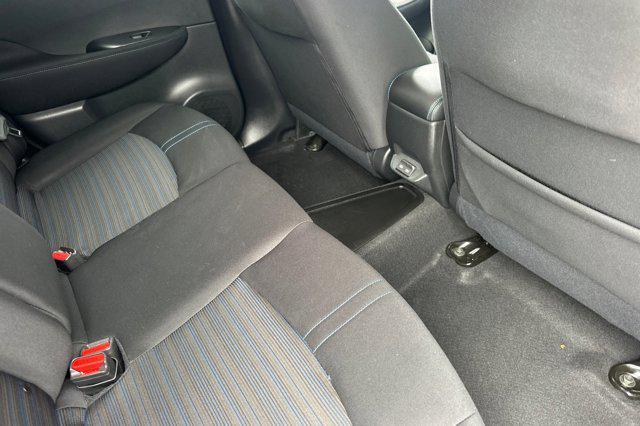 Photo of 2020 Gun Metallic Nissan Leaf