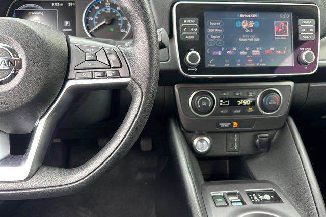 Photo of 2020 Gun Metallic Nissan Leaf