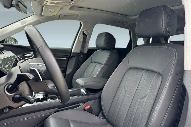 Photo of 2023 Florett Silver Metallic Audi e-tron