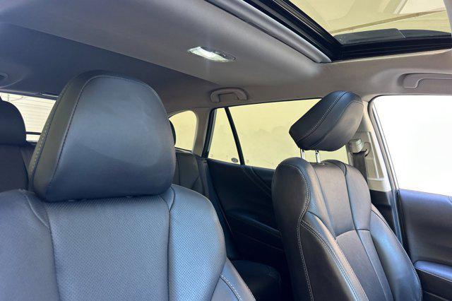 Photo of 2021 Ice Silver Metallic Subaru Outback