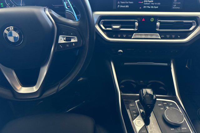 Photo of 2021 Alpine White BMW 330e