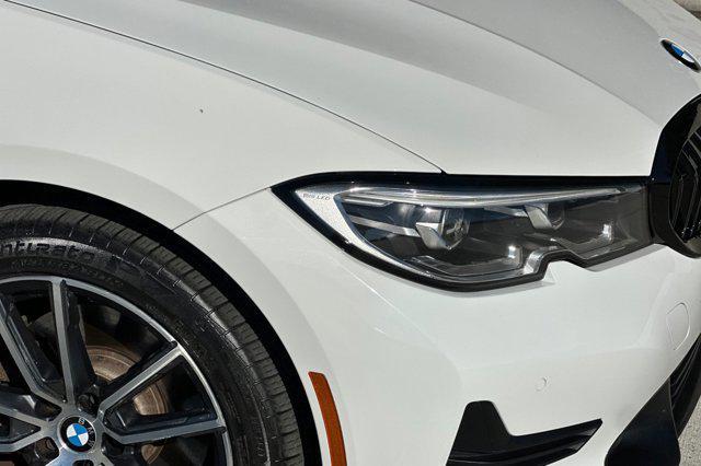 Photo of 2021 Alpine White BMW 330e