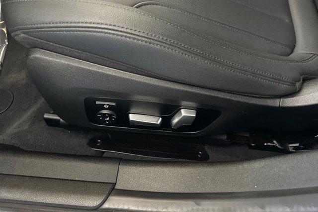 Photo of 2021 Alpine White BMW 330e
