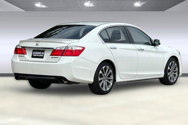 Photo of 2014 White Orchid Pearl Honda Accord