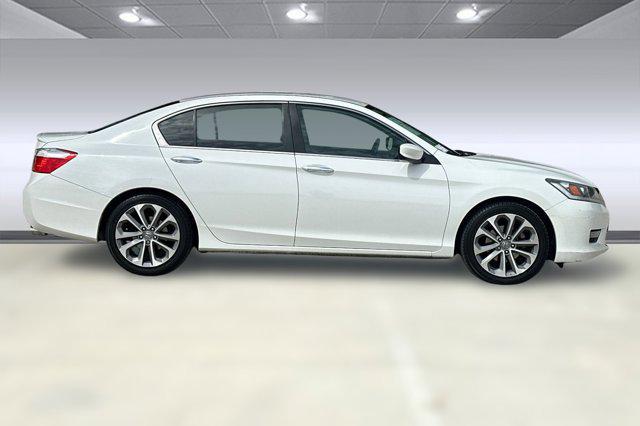 Photo of 2014 White Orchid Pearl Honda Accord