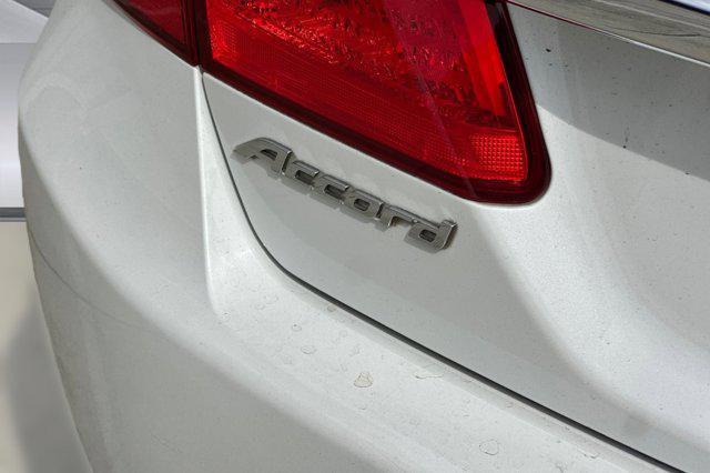 Photo of 2014 White Orchid Pearl Honda Accord