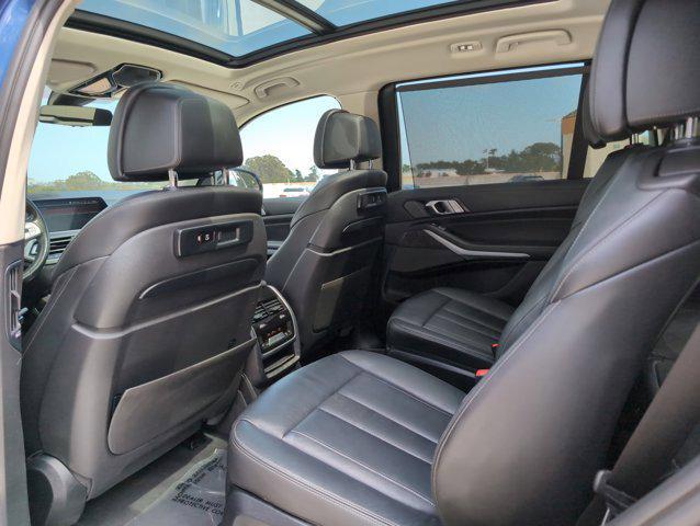 Photo of 2019 Phytonic Blue Metallic BMW X7