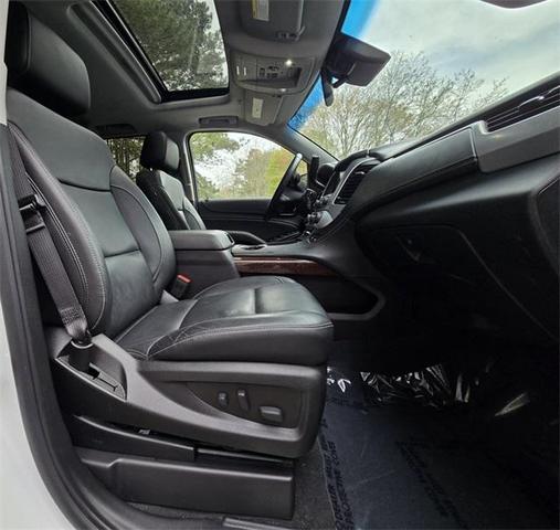 Photo of 2020 Summit White GMC Yukon