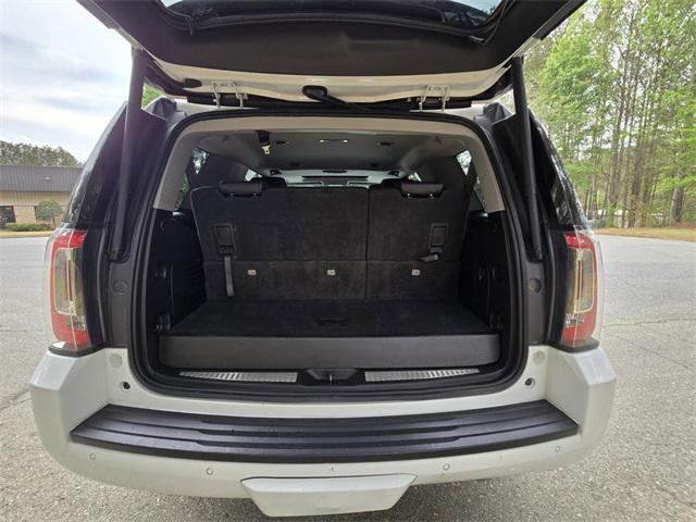 Photo of 2020 Summit White GMC Yukon
