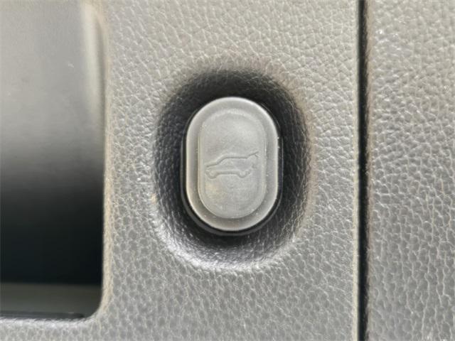 Photo of 2020 Summit White GMC Yukon
