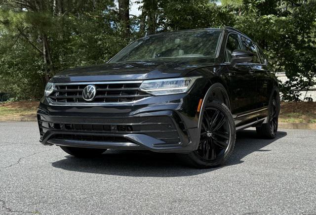 Photo of 2022 Deep Black Pearl Volkswagen Tiguan