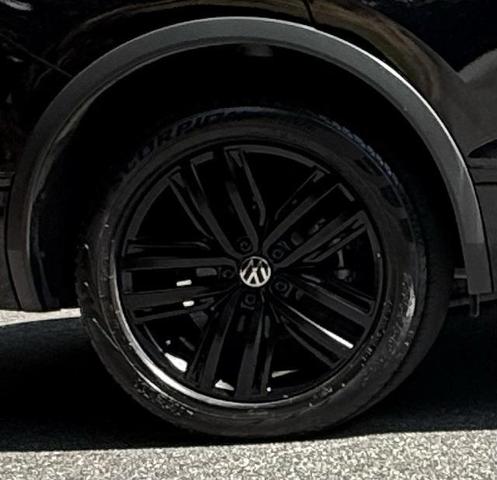 Photo of 2022 Deep Black Pearl Volkswagen Tiguan