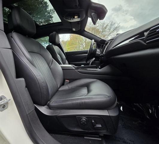 Photo of 2019 Bianco Maserati Levante