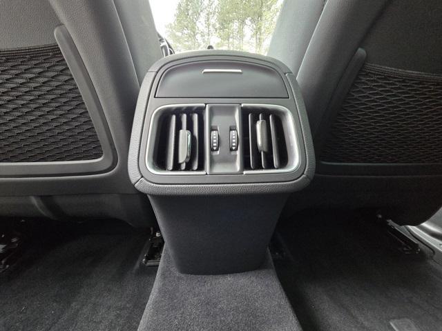 Photo of 2019 Bianco Maserati Levante