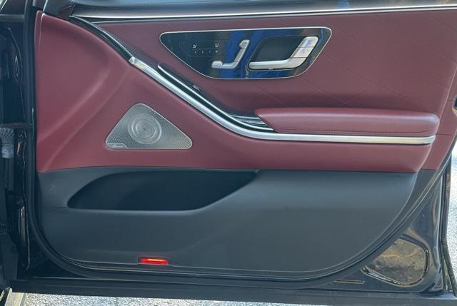 Photo of 2021 Black Mercedes-Benz S-Class