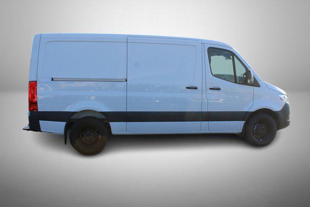 Photo of 2025 Arctic White Mercedes-Benz Sprinter 3500