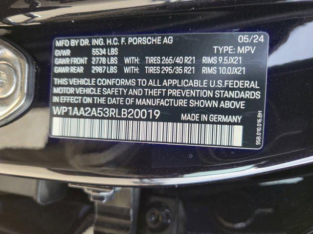 Photo of 2024 Black Porsche Macan