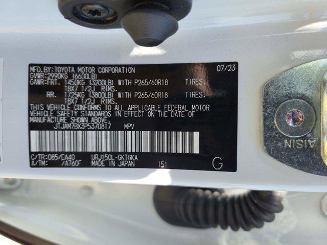 Photo of 2023 Eminent White Pearl Lexus GX 460