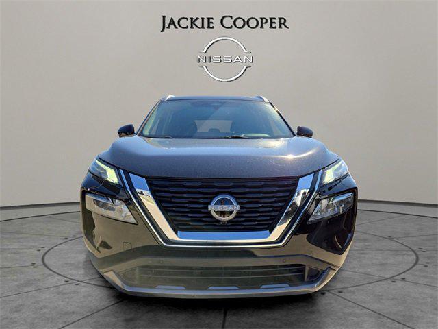 Photo of 2023 Super Black Nissan Rogue