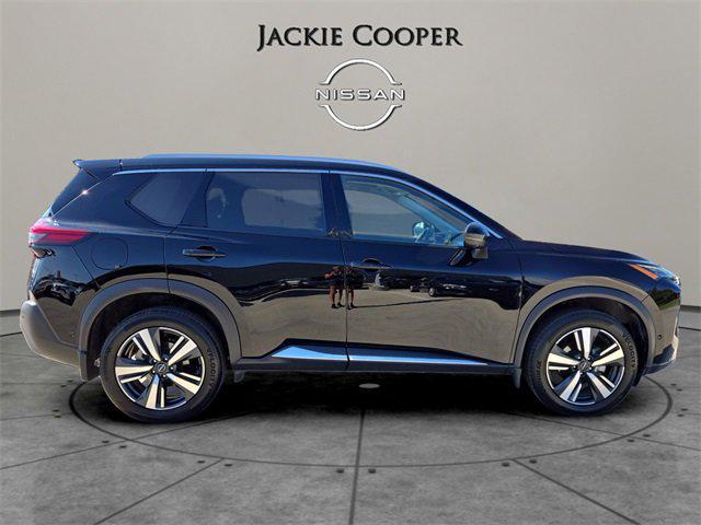 Photo of 2023 Super Black Nissan Rogue