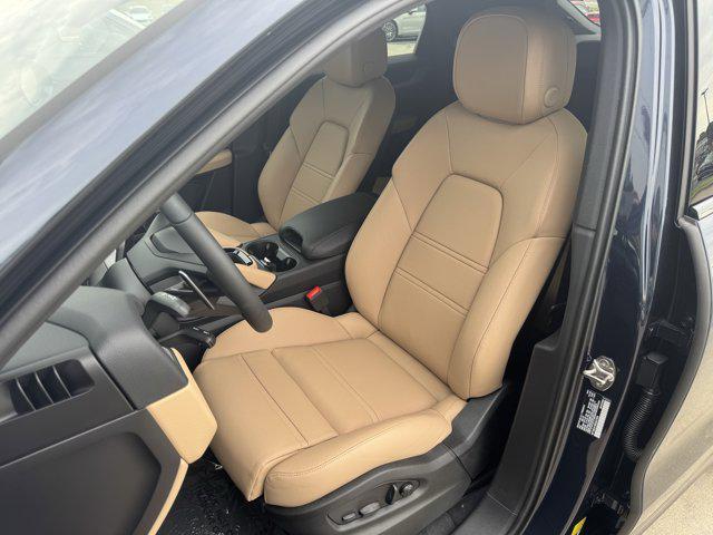 Photo of 2025 Blue Porsche Cayenne