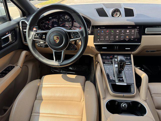 Photo of 2023 White Porsche Cayenne
