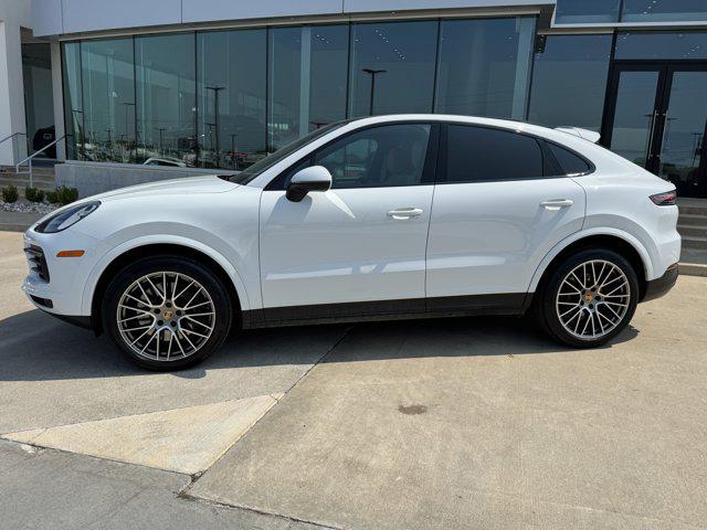 Photo of 2023 White Porsche Cayenne
