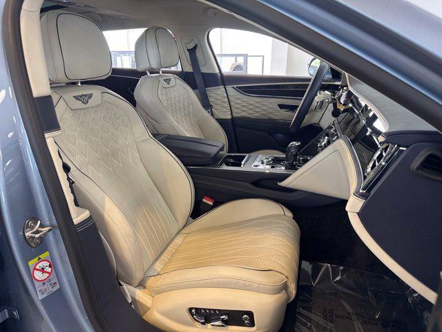 Photo of 2021 Fountain Blue Bentley Flying Spur