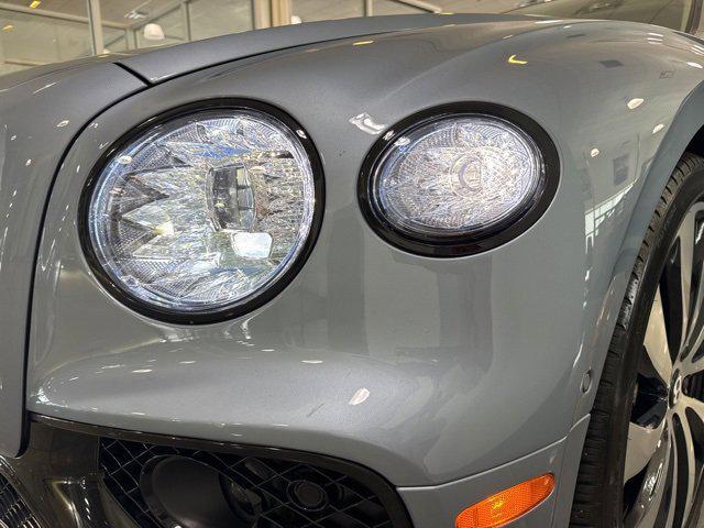 Photo of 2021 Fountain Blue Bentley Flying Spur