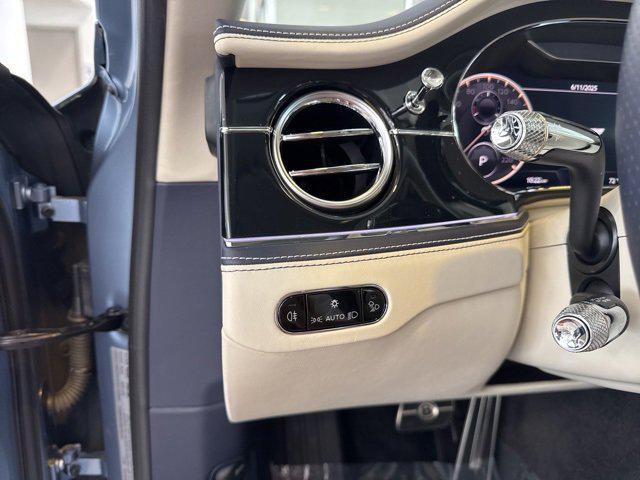 Photo of 2021 Fountain Blue Bentley Flying Spur