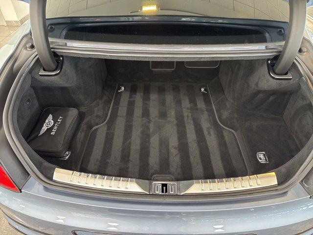 Photo of 2021 Fountain Blue Bentley Flying Spur
