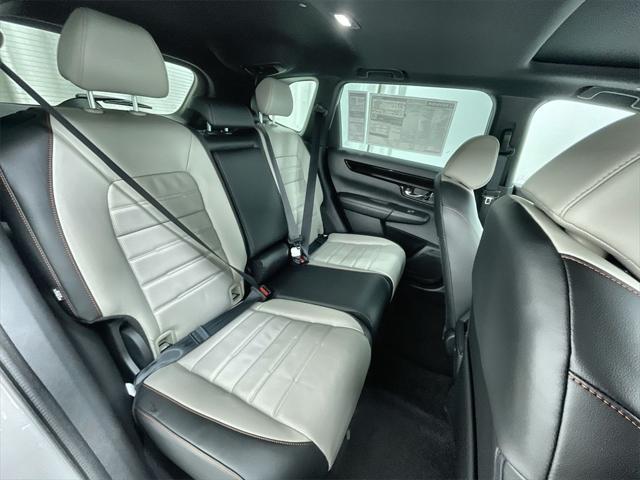 Photo of 2025 Platinum White Pearl Honda CR-V Hybrid