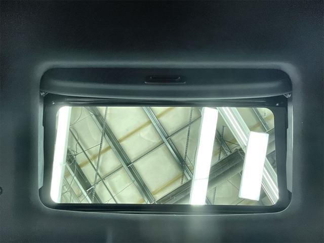 Photo of 2025 Platinum White Pearl Honda CR-V Hybrid