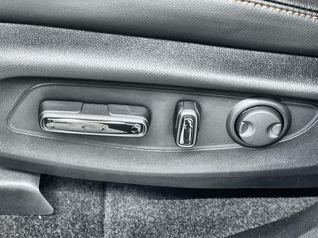 Photo of 2025 Platinum White Pearl Honda CR-V Hybrid