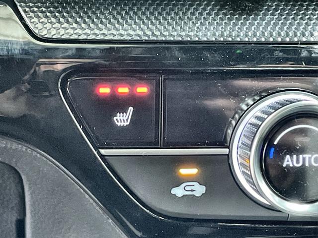 Photo of 2025 Platinum White Pearl Honda CR-V Hybrid