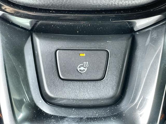 Photo of 2025 Platinum White Pearl Honda CR-V Hybrid