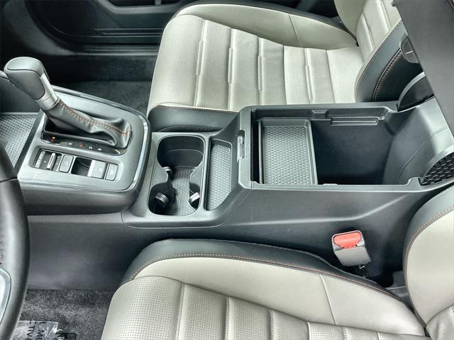Photo of 2025 Platinum White Pearl Honda CR-V Hybrid