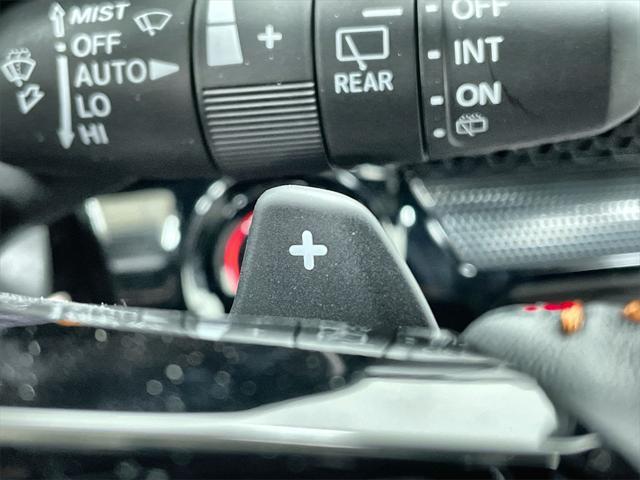 Photo of 2025 Platinum White Pearl Honda CR-V Hybrid