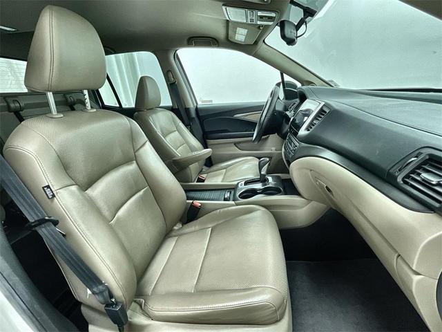 Photo of 2018 White Diamond Pearl Honda Ridgeline