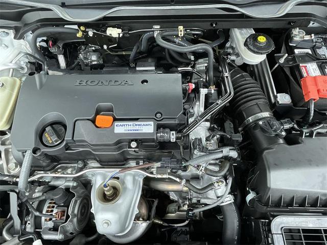 Photo of 2020 Platinum White Pearl Honda Civic