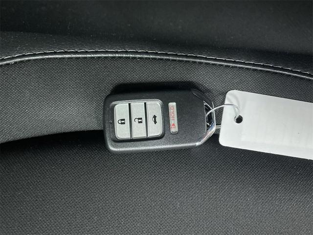 Photo of 2020 Platinum White Pearl Honda Civic