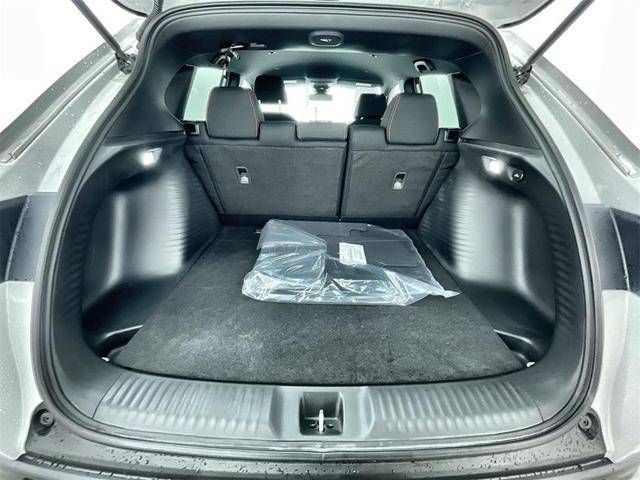 Photo of 2025 Platinum White Pearl Honda HR-V